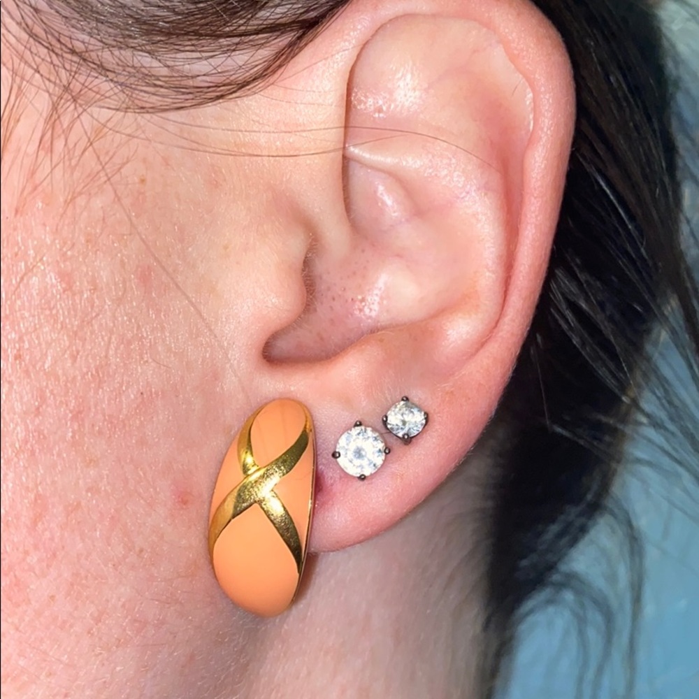 Avon oblong clip on earrings - Picture 3 of 3